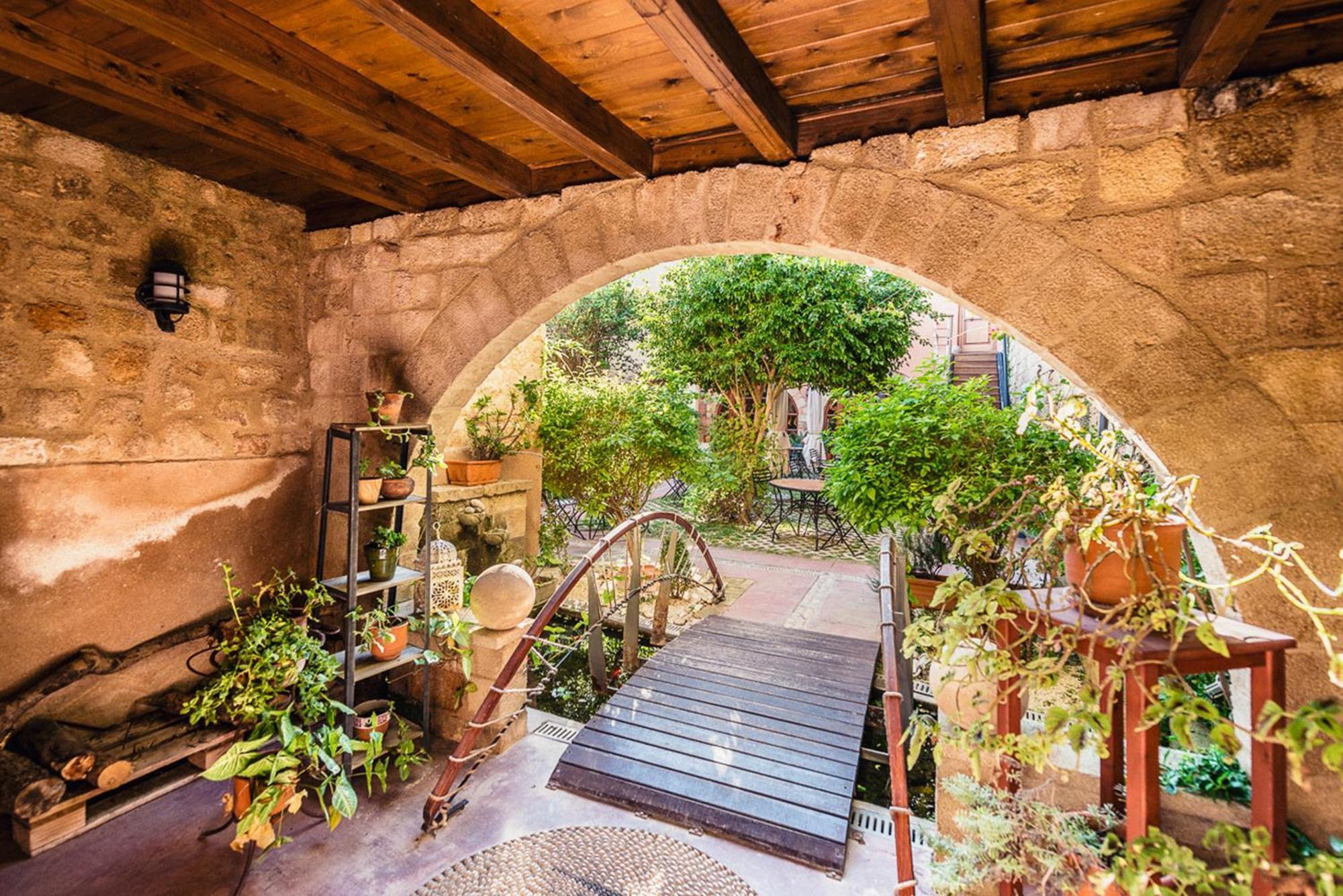 アヴァロン ブティック スイーツ ホテル Rhodes City エクステリア 写真