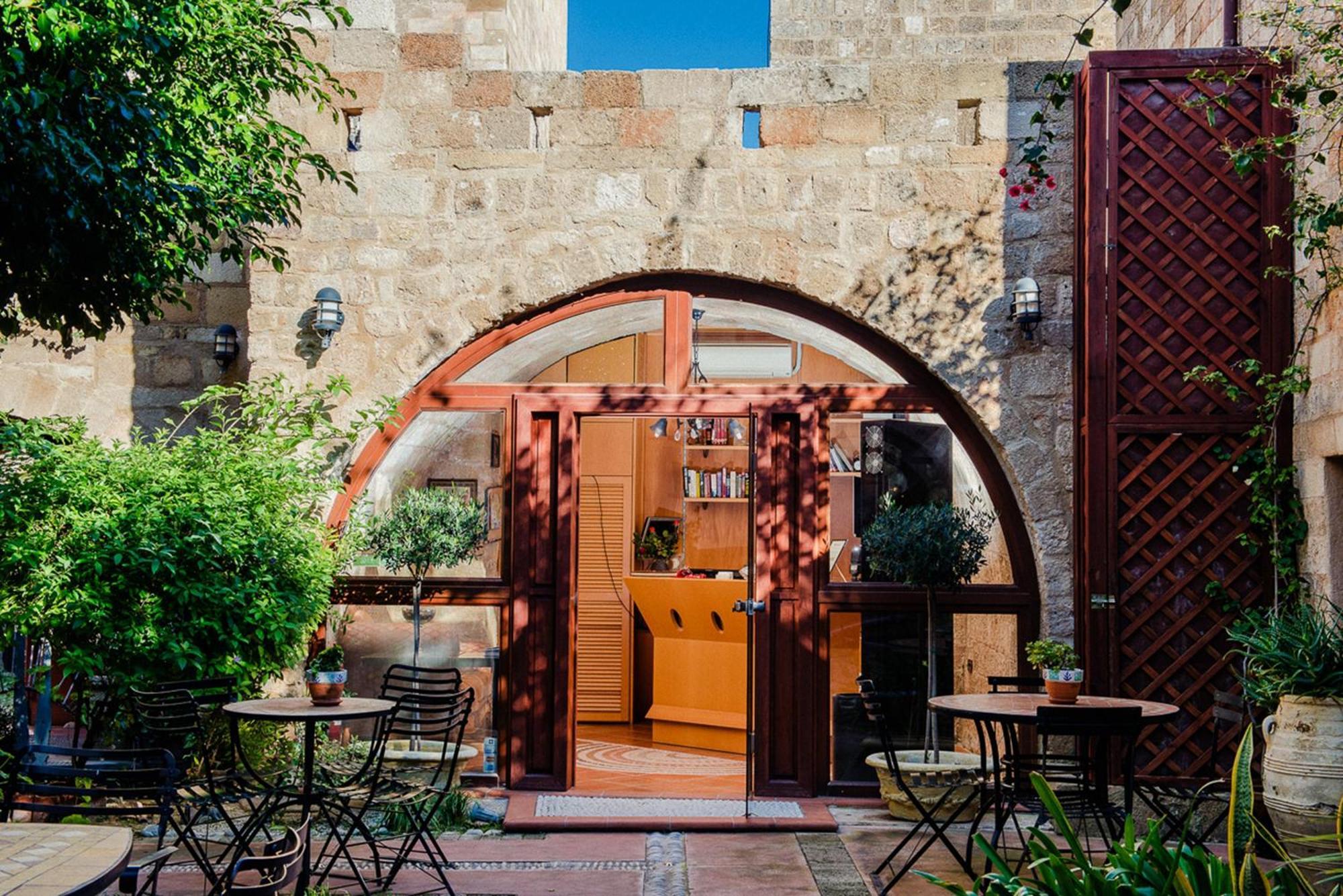 アヴァロン ブティック スイーツ ホテル Rhodes City エクステリア 写真